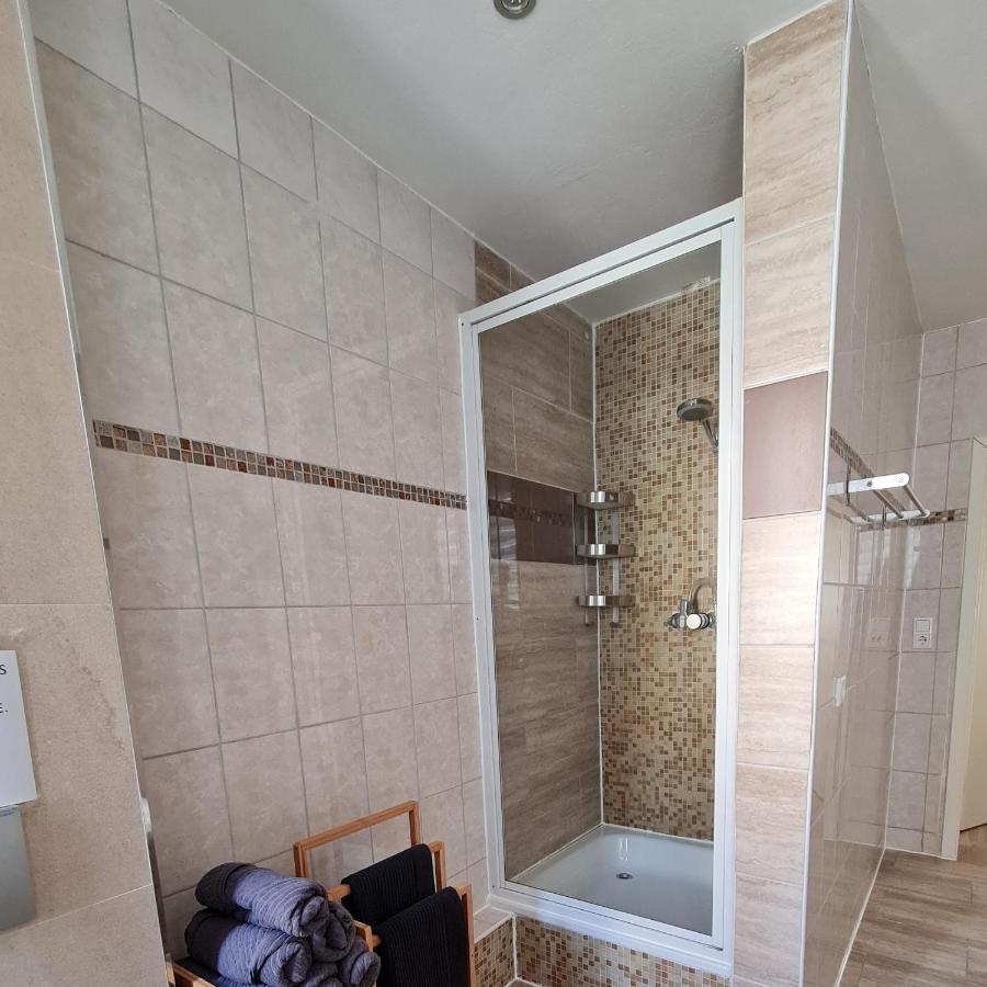 Ganze Wohnung Top Lage In Κέμπτεν Εξωτερικό φωτογραφία